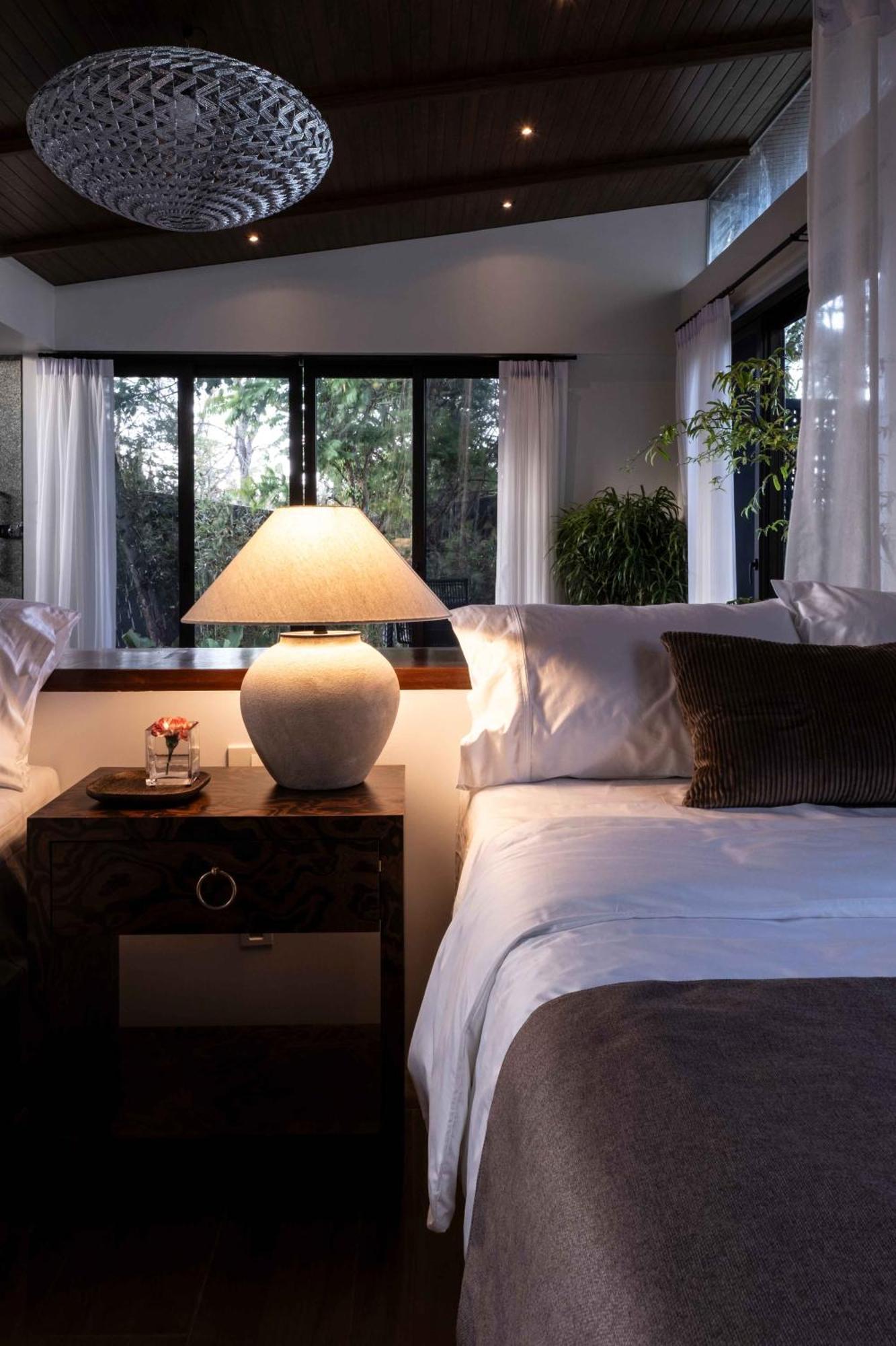 Ananda Cabin - Ezra Viniti Resort タガイタイ エクステリア 写真